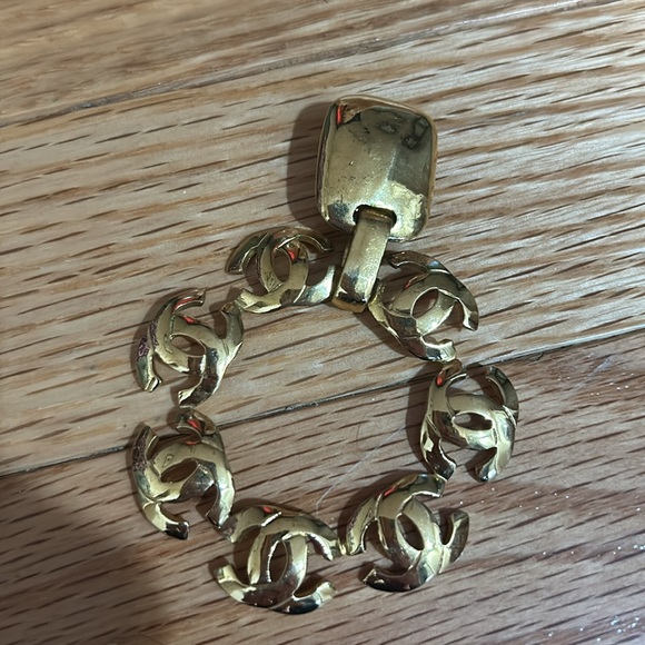 Chanel large vintage CC earrings - Picture 3 of 6